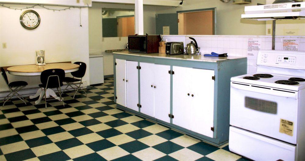 Lake City Motel Dartmouth Ngoại thất bức ảnh