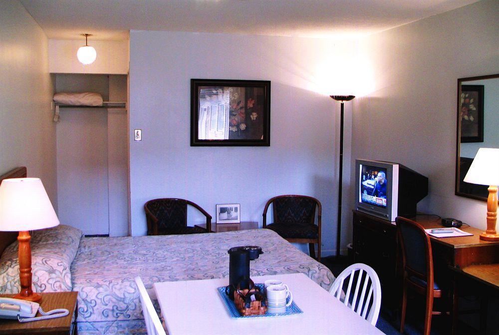 Lake City Motel Dartmouth Ngoại thất bức ảnh