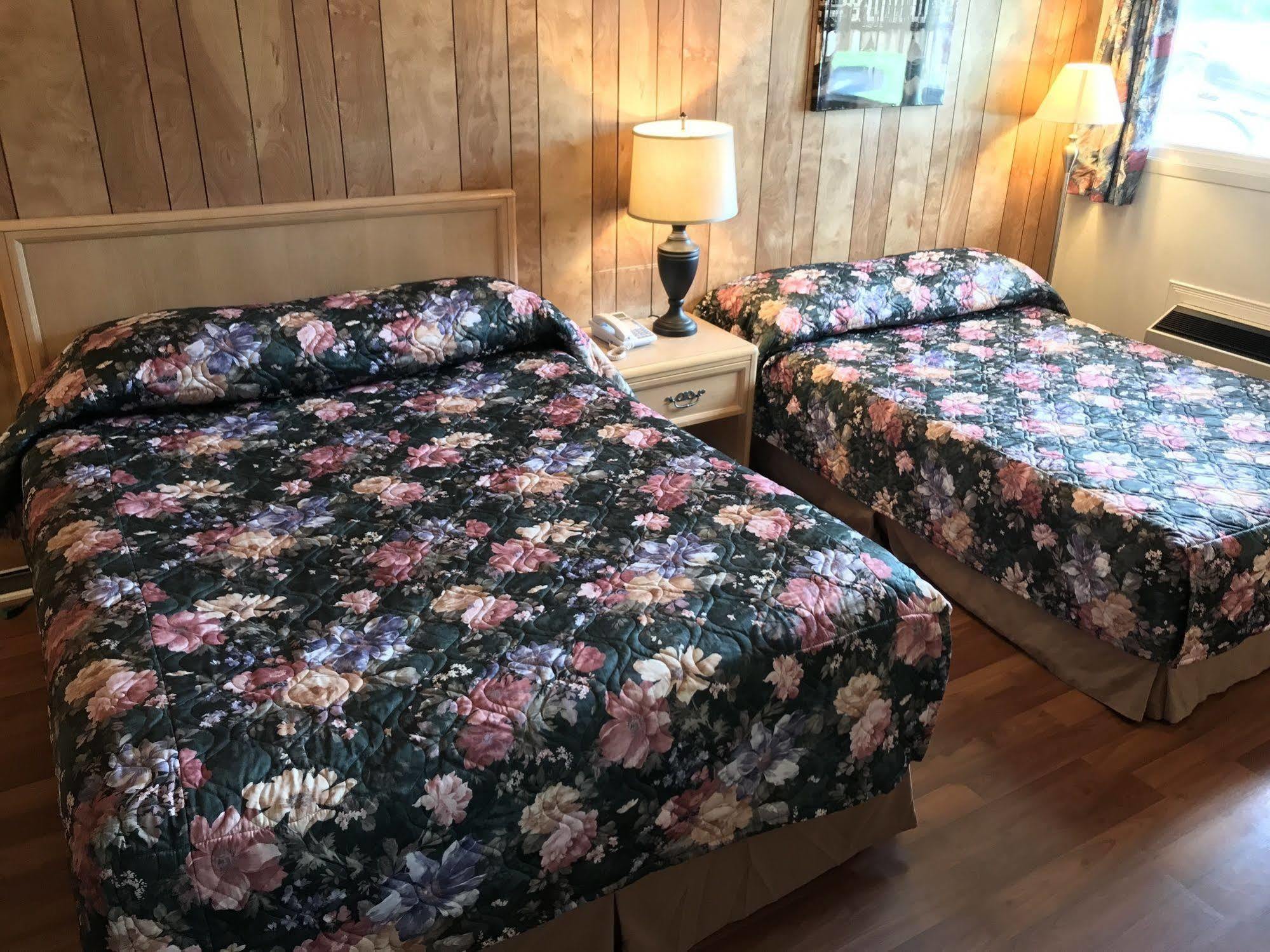 Lake City Motel Dartmouth Ngoại thất bức ảnh