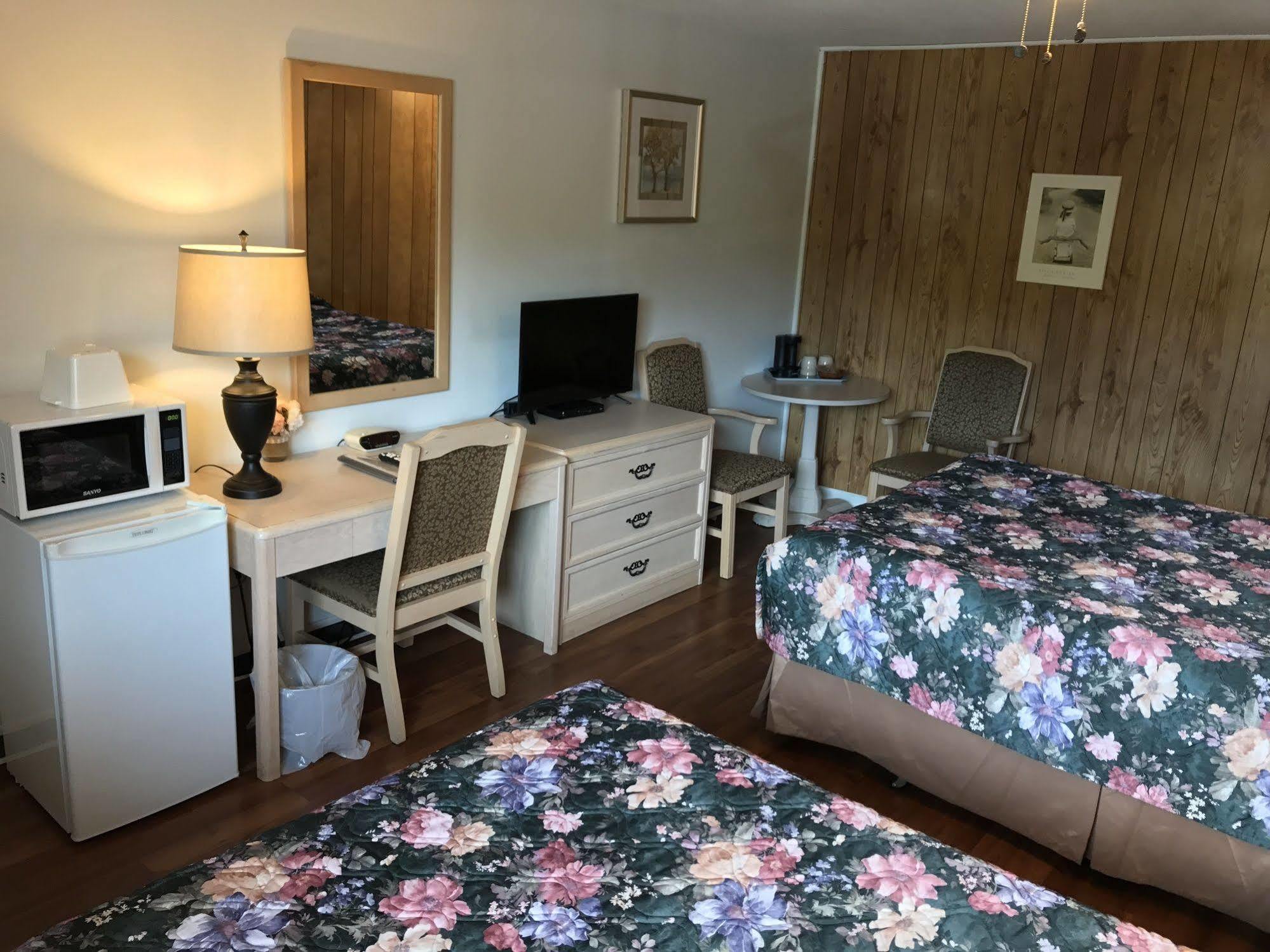 Lake City Motel Dartmouth Ngoại thất bức ảnh