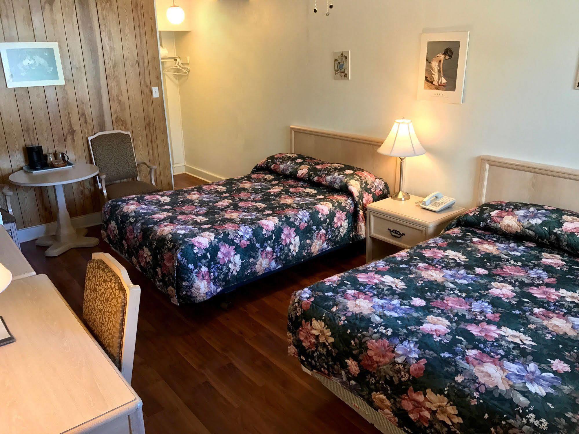 Lake City Motel Dartmouth Ngoại thất bức ảnh