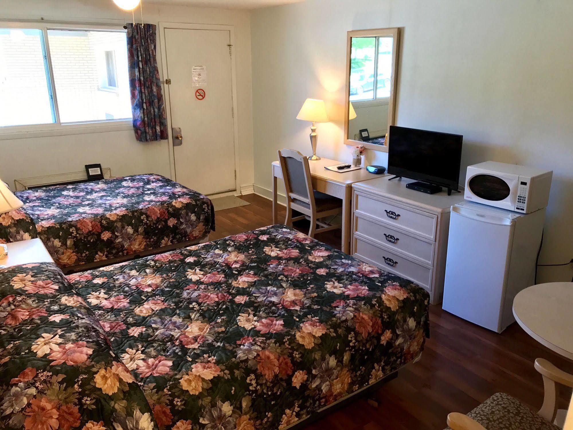 Lake City Motel Dartmouth Ngoại thất bức ảnh