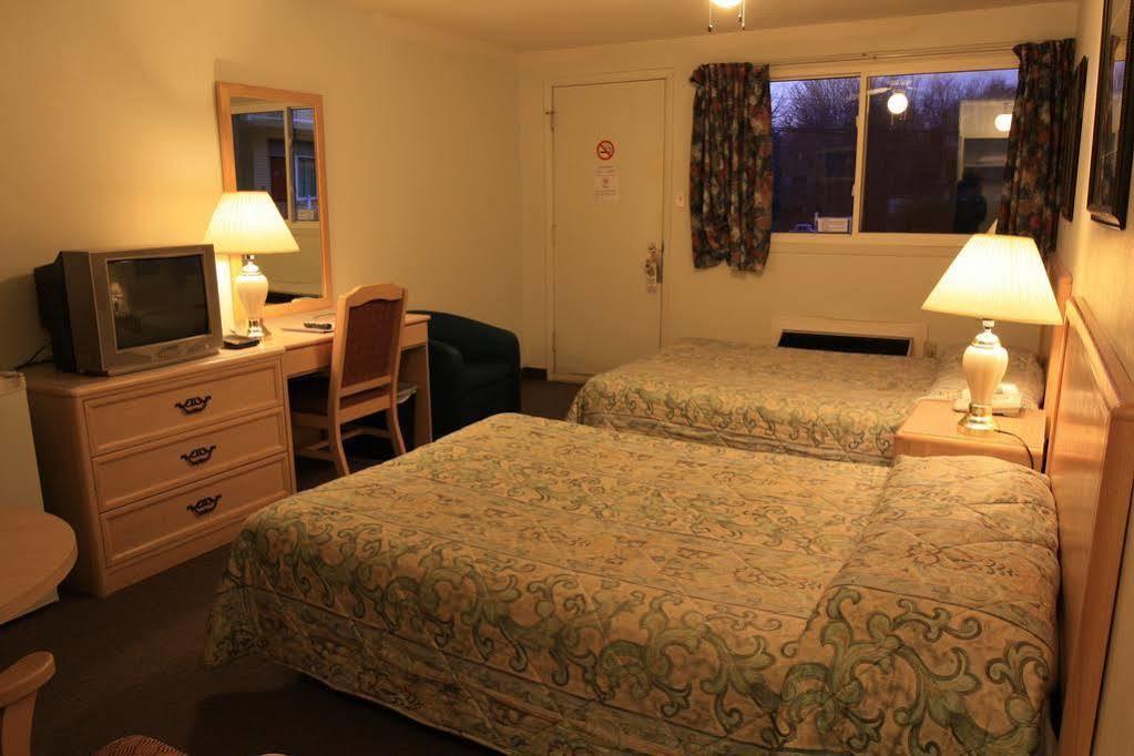 Lake City Motel Dartmouth Ngoại thất bức ảnh
