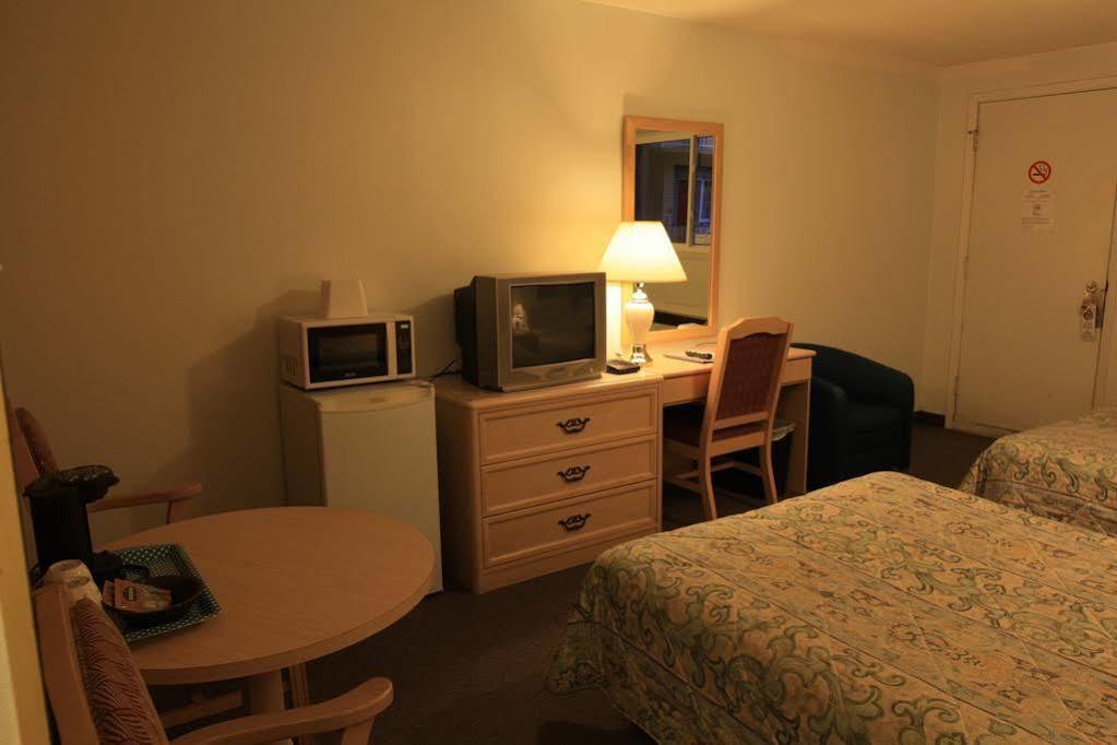 Lake City Motel Dartmouth Ngoại thất bức ảnh