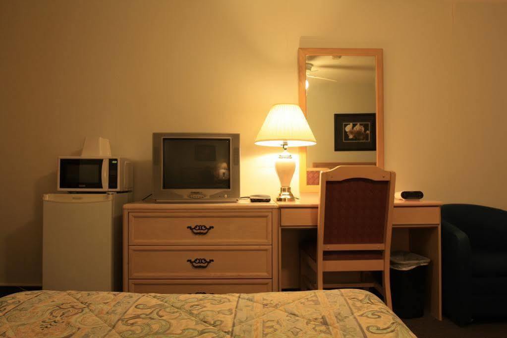Lake City Motel Dartmouth Ngoại thất bức ảnh