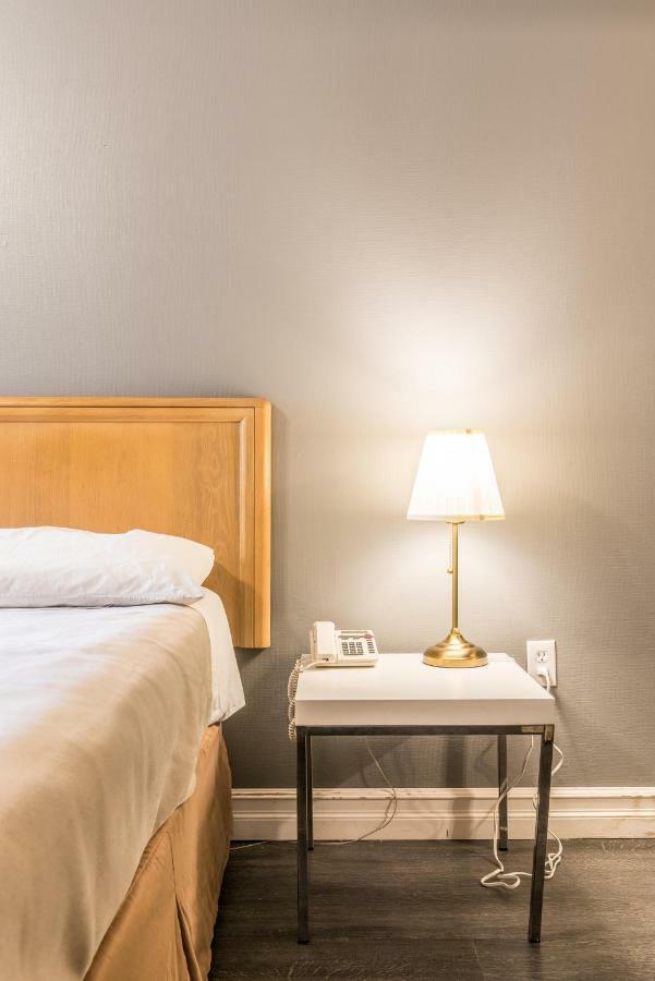 Lake City Motel Dartmouth Ngoại thất bức ảnh