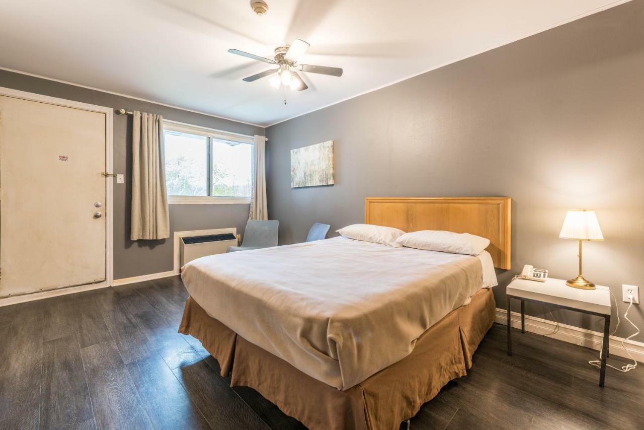 Lake City Motel Dartmouth Ngoại thất bức ảnh
