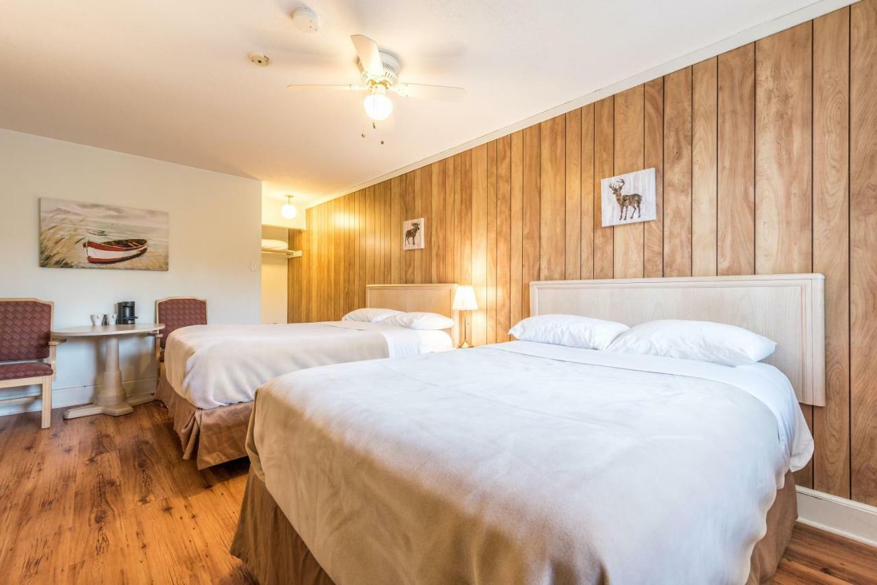 Lake City Motel Dartmouth Ngoại thất bức ảnh
