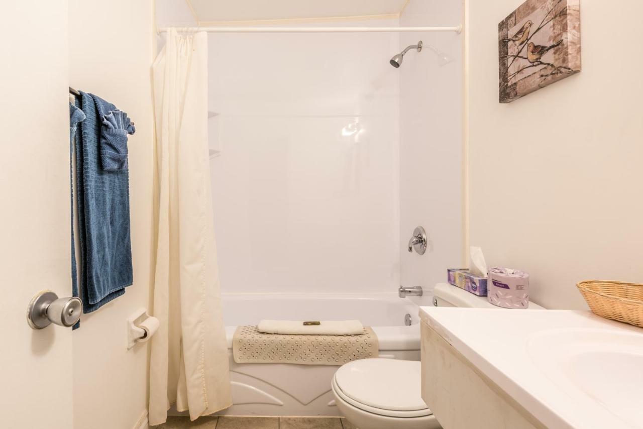 Lake City Motel Dartmouth Ngoại thất bức ảnh