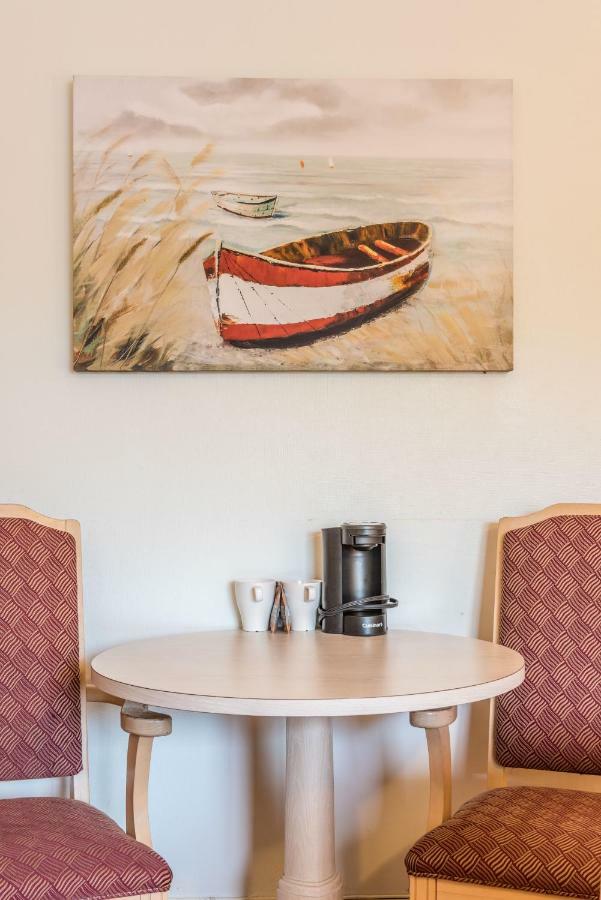 Lake City Motel Dartmouth Ngoại thất bức ảnh