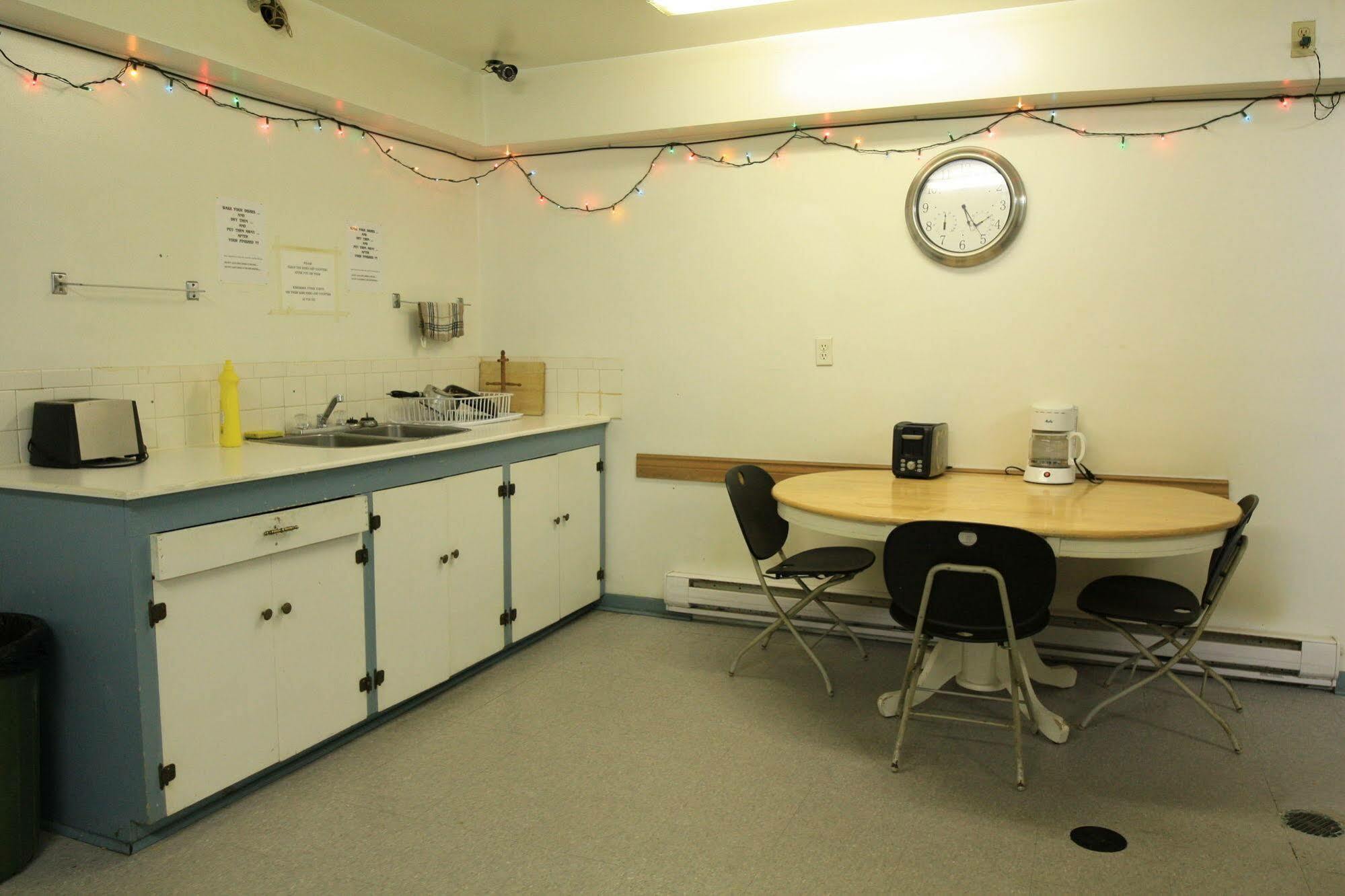 Lake City Motel Dartmouth Ngoại thất bức ảnh
